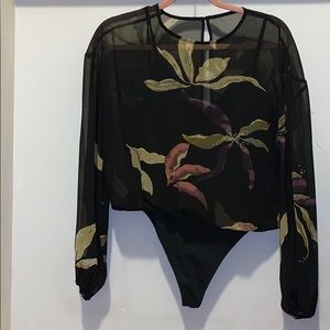 Aritzia Wilfred black/ floral Bodysuit Size Medium
